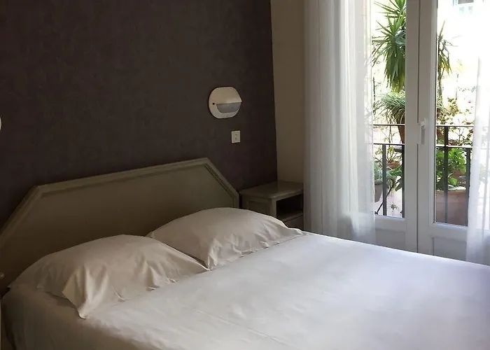 Bonaparte Hotell 3*