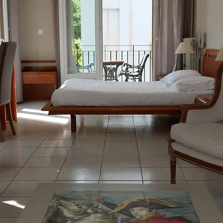 Bonaparte Hotel 3*